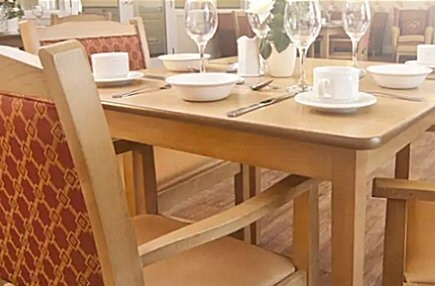 Dining Tables & Dining Sets